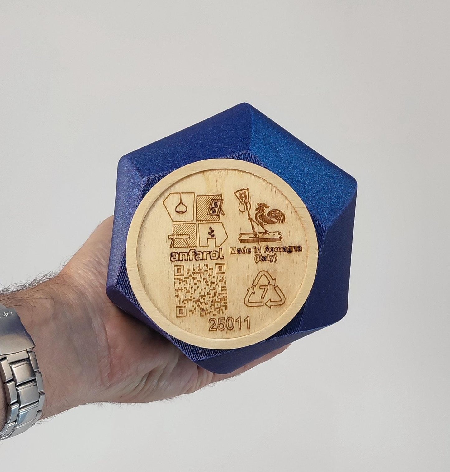 Vaso moderno, estroso, blu glitterato e giallo oro.