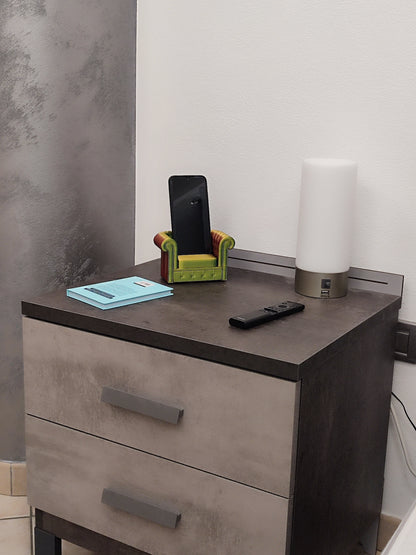 Simpatico divanetto portacellulare da tavolo