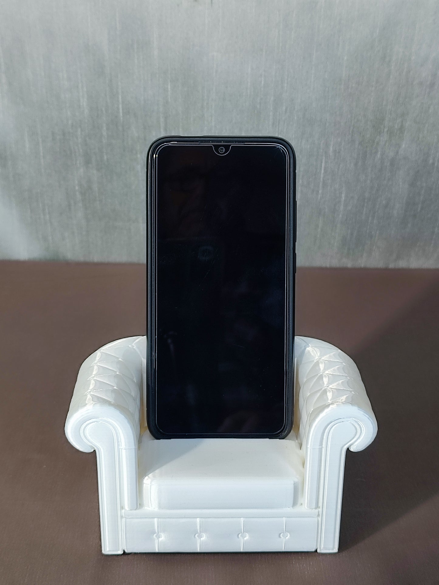 Simpatico divanetto portacellulare da tavolo