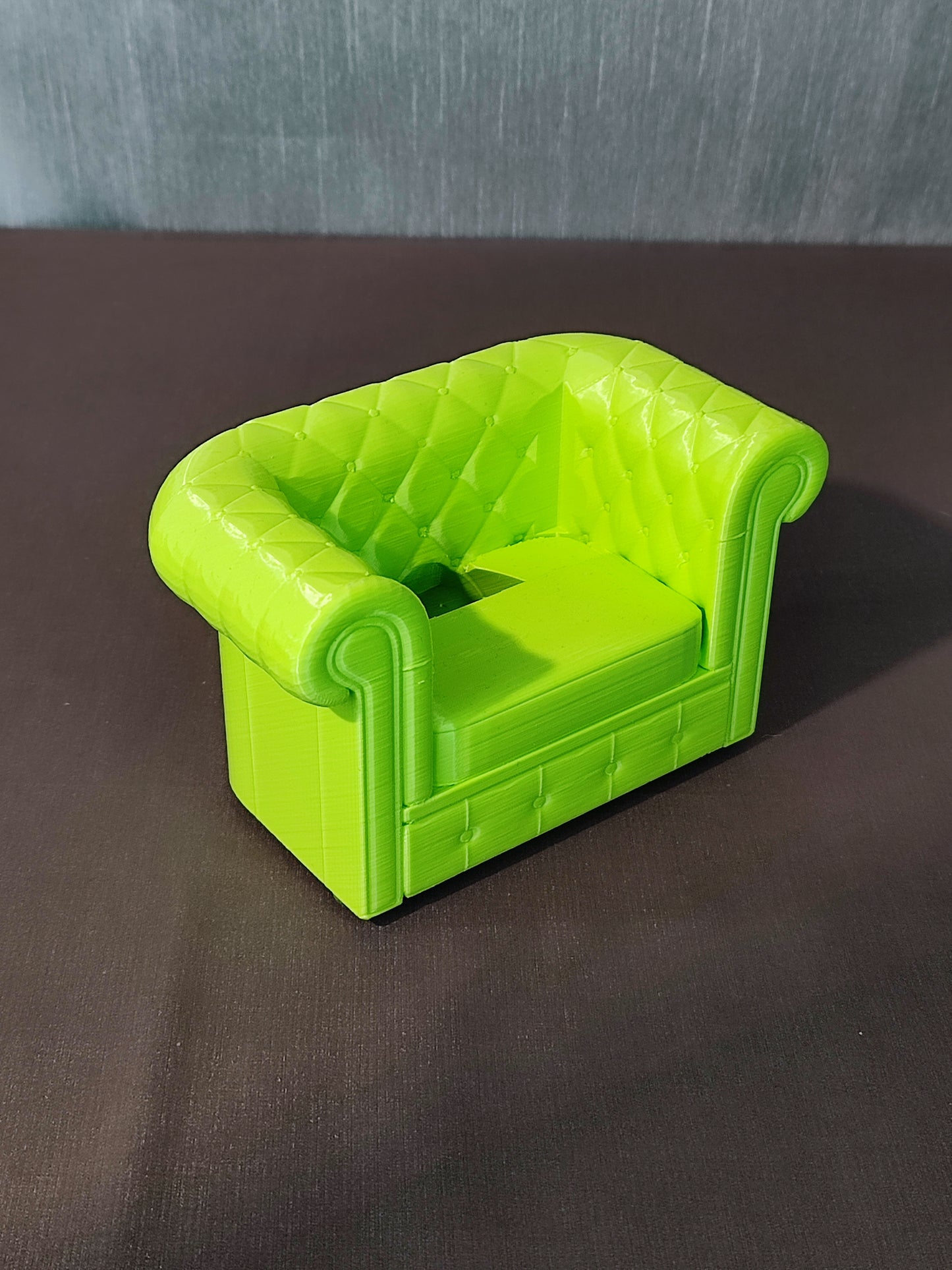 Simpatico divanetto portacellulare da tavolo