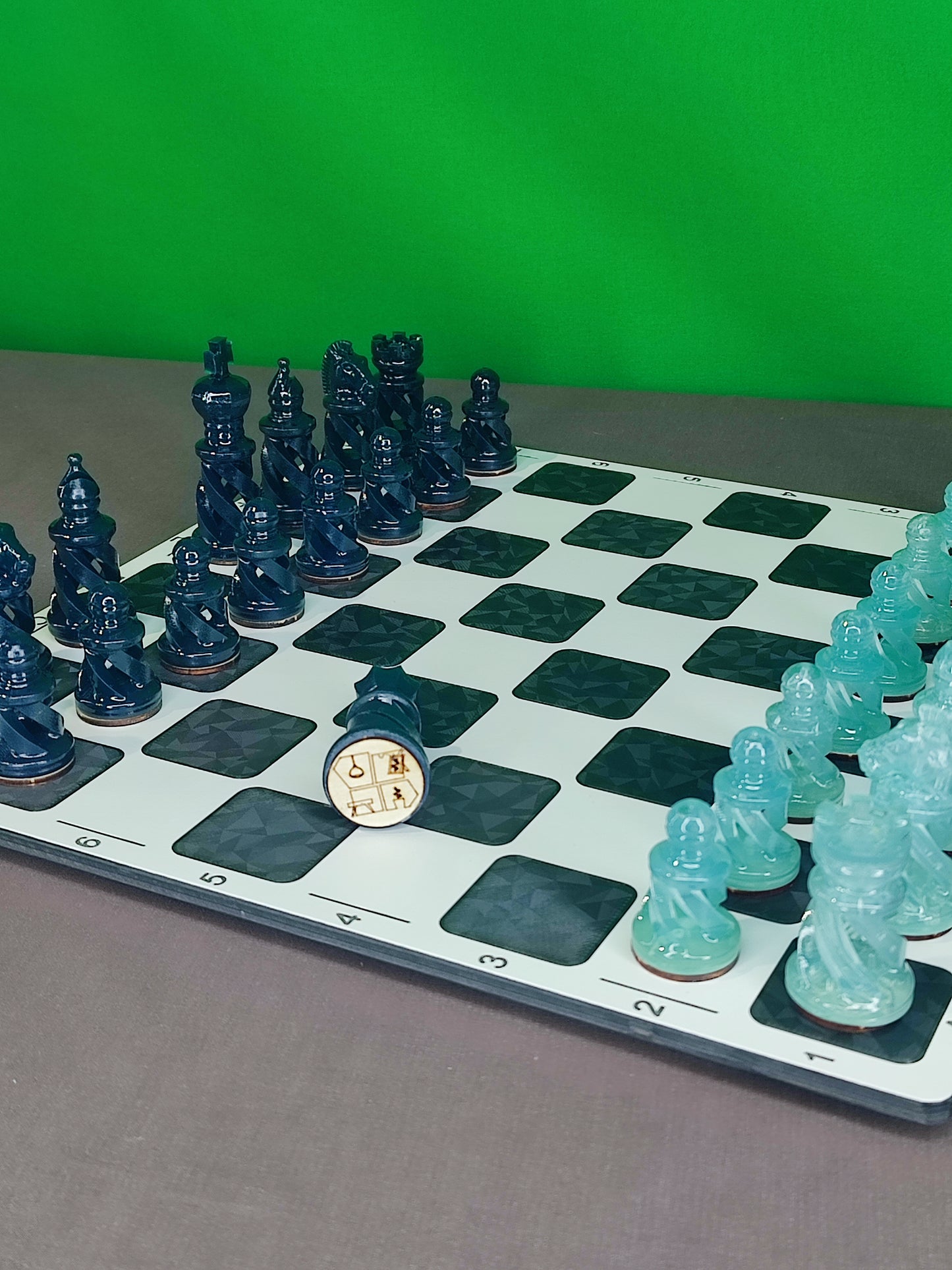 Scacchiera e set di pedine personalizzato