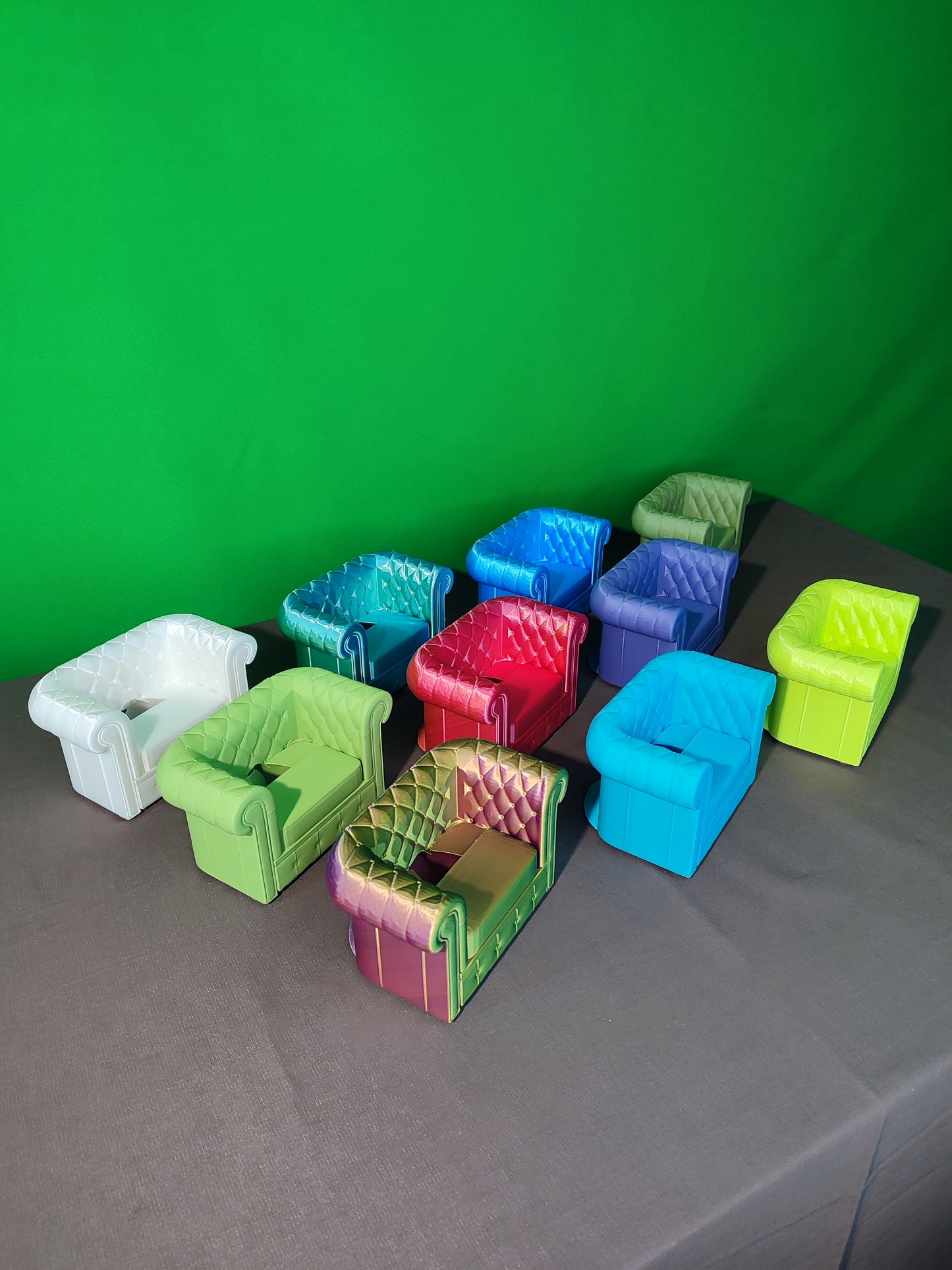 Simpatico divanetto portacellulare da tavolo