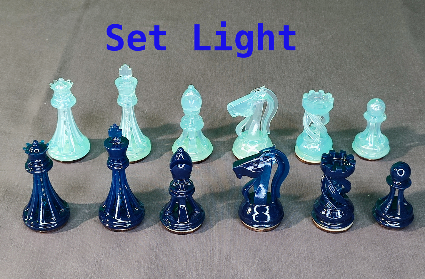 Scacchiera e set di pedine personalizzato